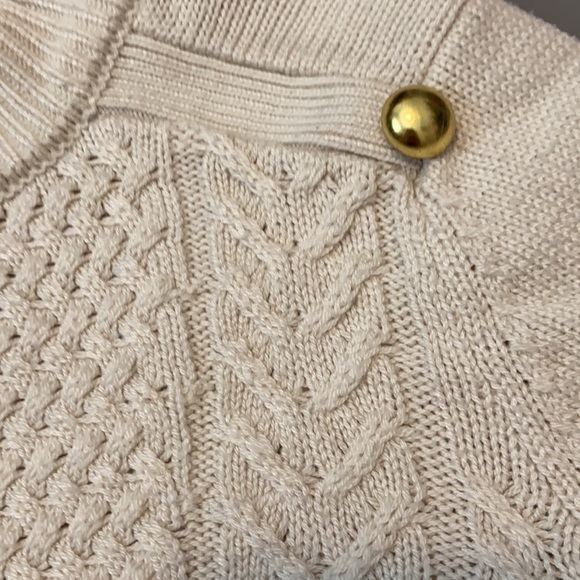 Girls knit sweater with 2 gold buttons: size: S - Picture 2 of 7